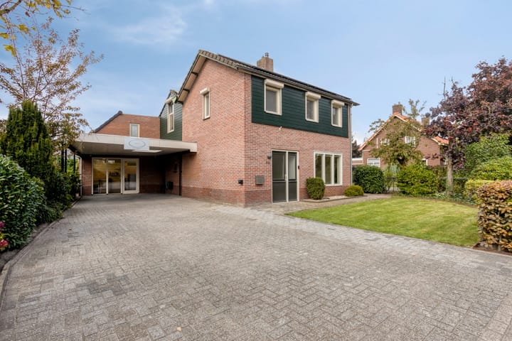 Photo 4 of Nieuwendijk 52