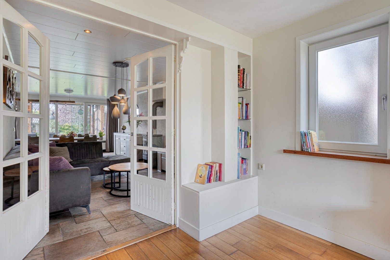 Photo 12 of Nieuwendijk 52