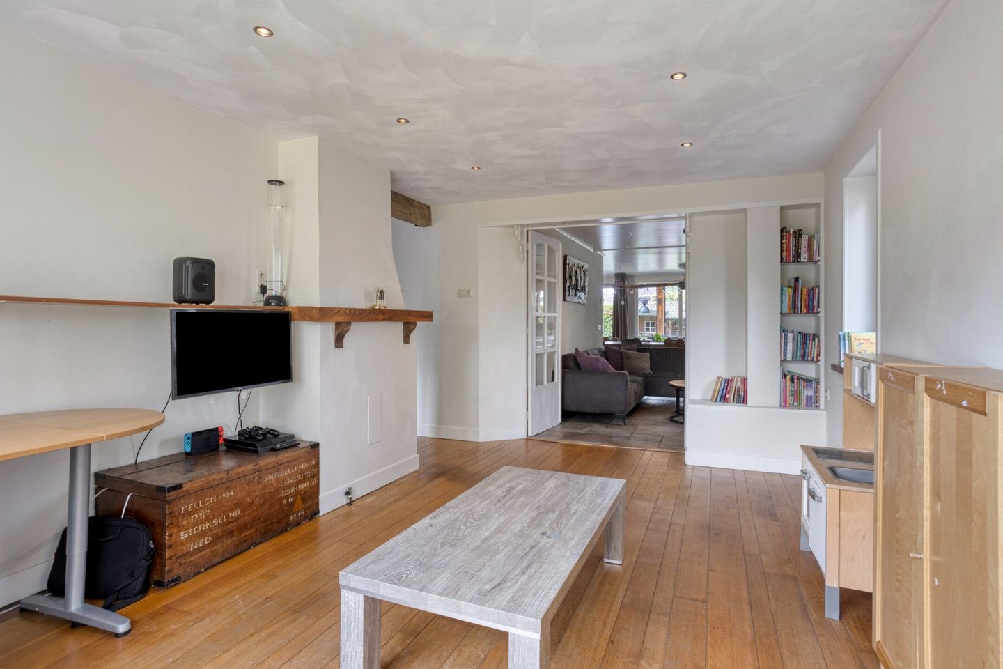 Photo 14 of Nieuwendijk 52