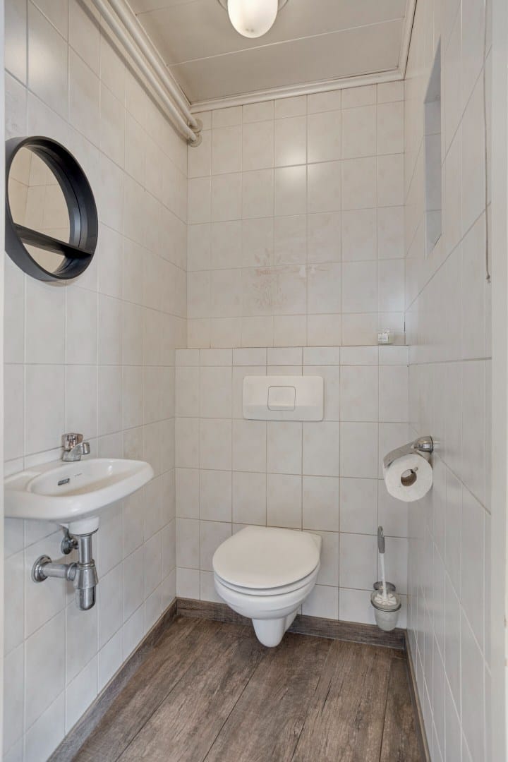 Photo 17 of Nieuwendijk 52