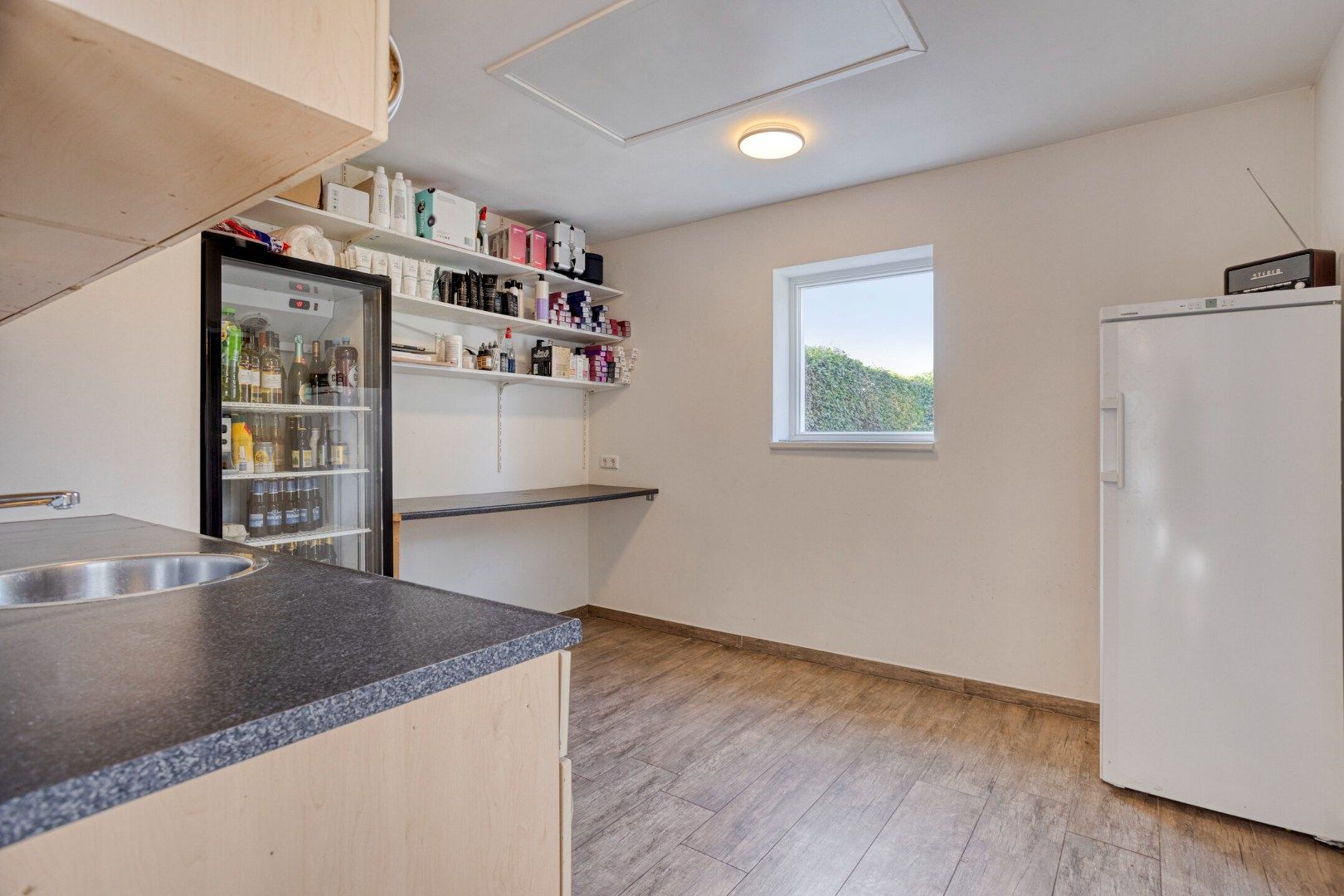 Photo 18 of Nieuwendijk 52