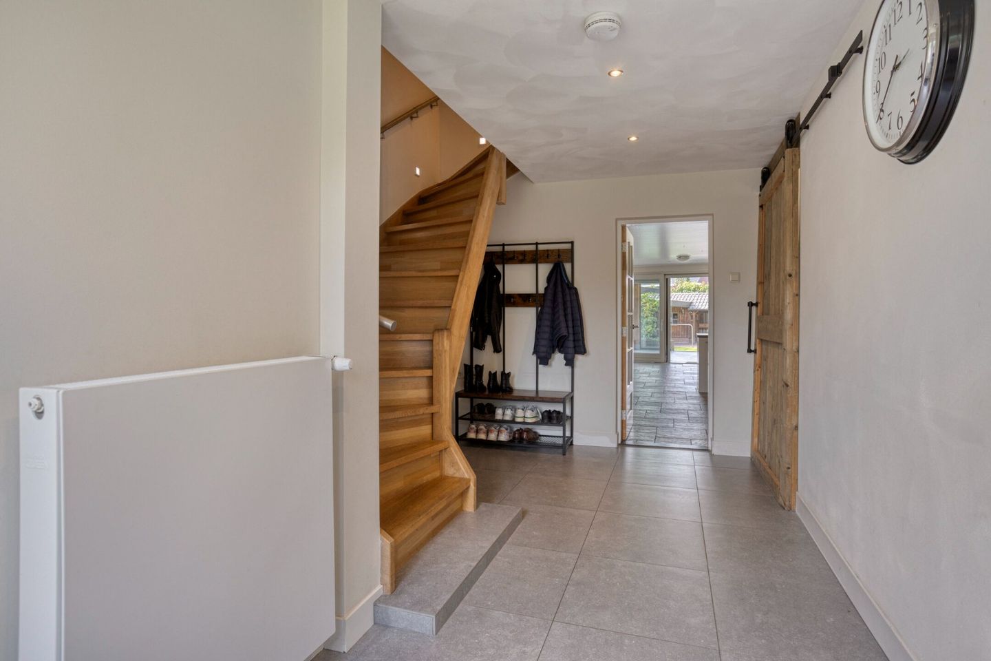 Photo 19 of Nieuwendijk 52