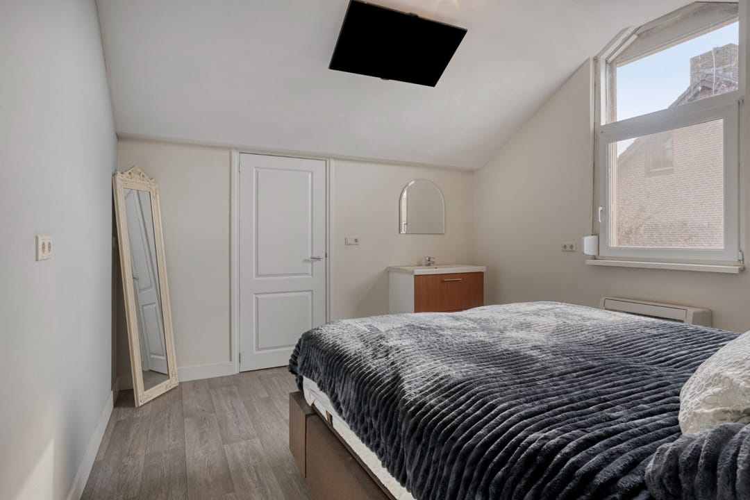 Photo 22 of Nieuwendijk 52