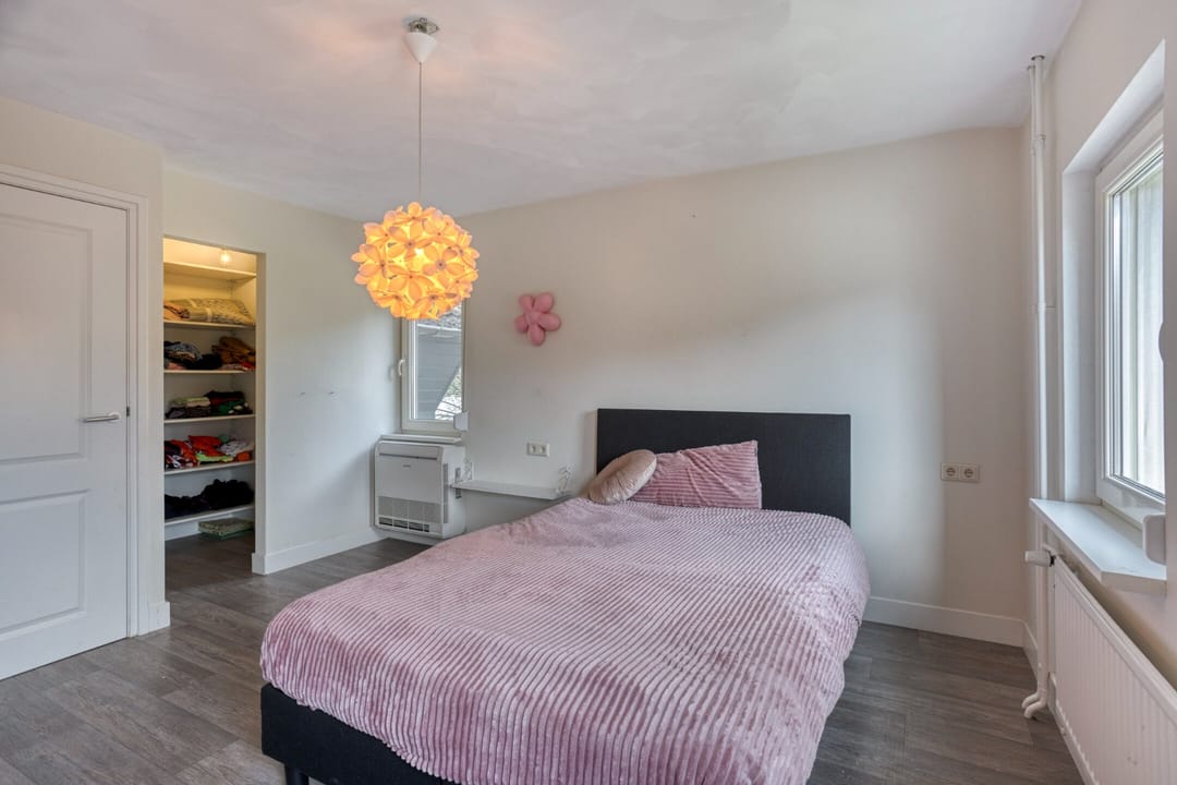 Photo 28 of Nieuwendijk 52