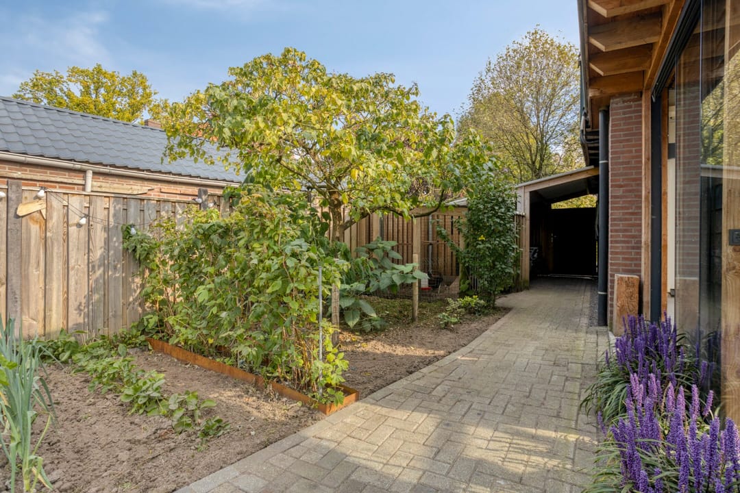 Photo 38 of Nieuwendijk 52