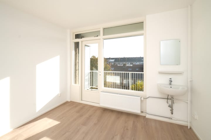 Photo 10 of Escamplaan 528