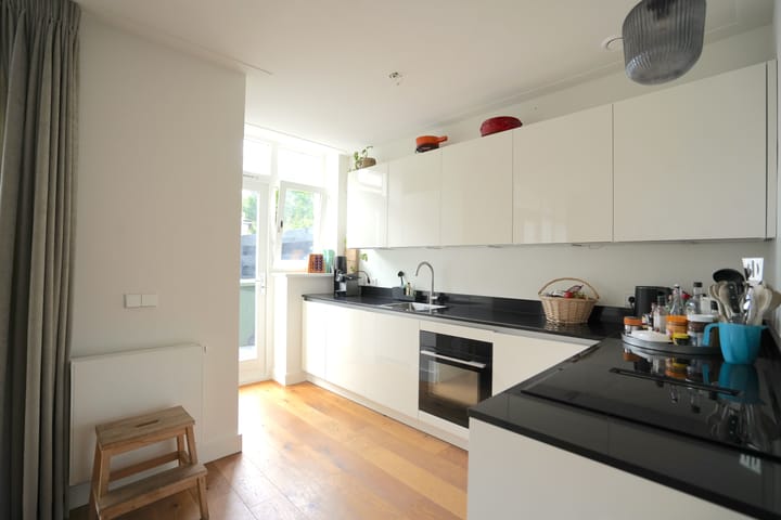 Photo 7 of Faradaystraat 11