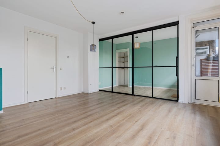 Foto 10 van Sara Burgerhartstraat 66-1