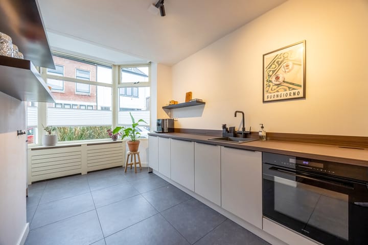 Photo 10 of Geuzenweg 67