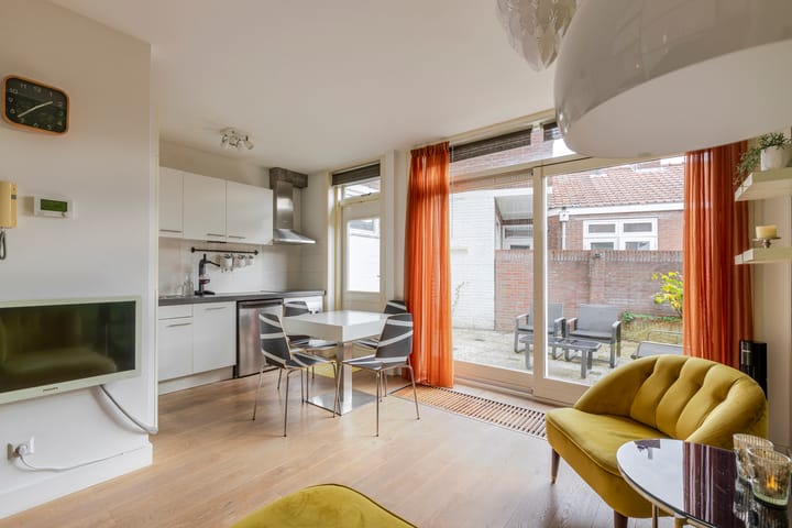 Photo 7 of Sweder van Zuylenweg 101