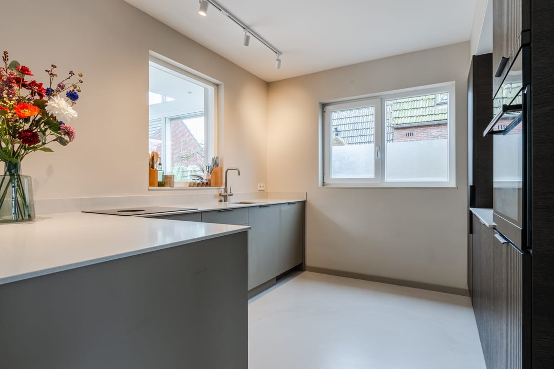 Foto 11 van Parallelweg 6-A