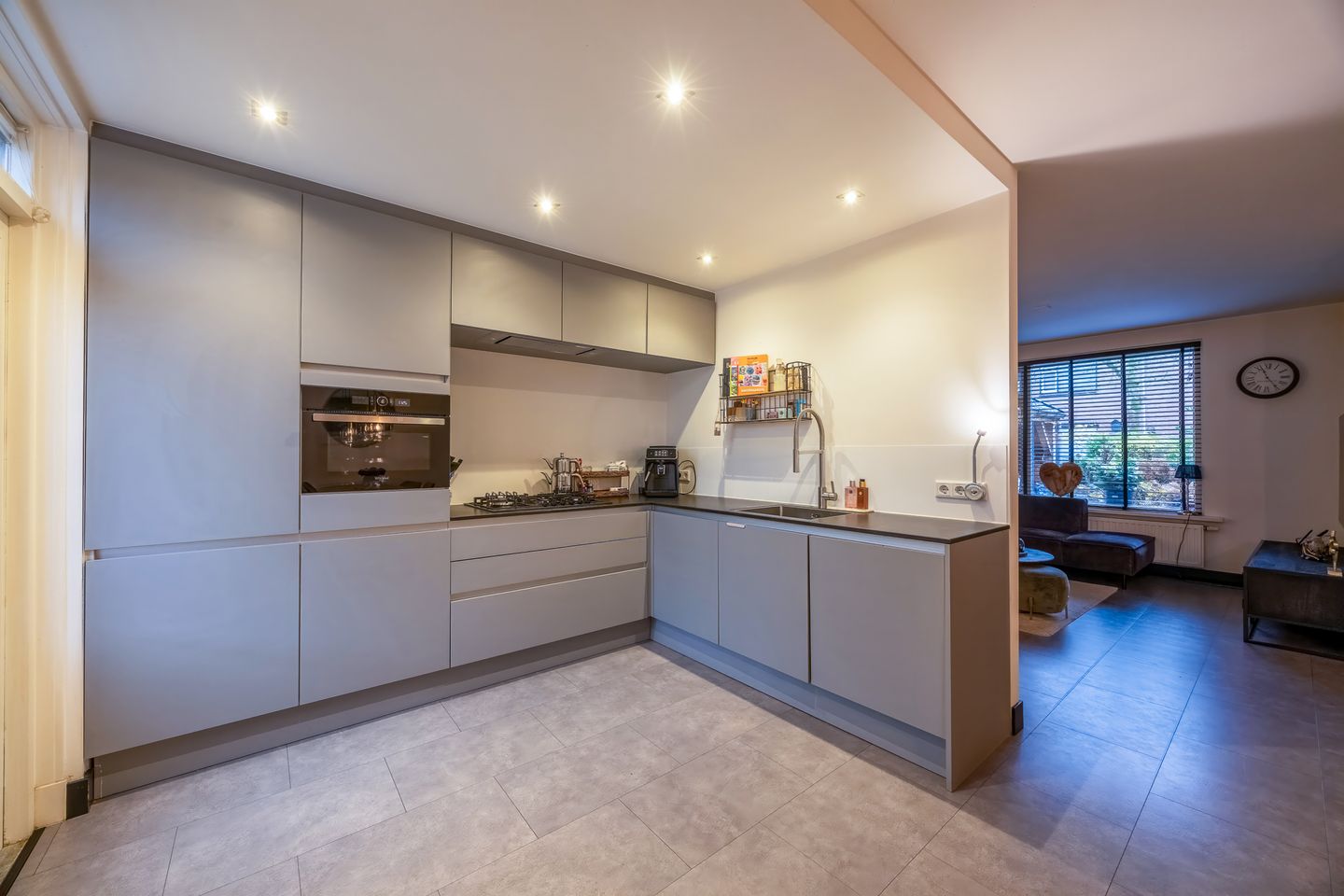 Foto 10 van Aartseveen 42