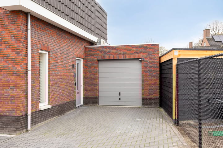 Photo 29 of Toon van den Bornestraat 4