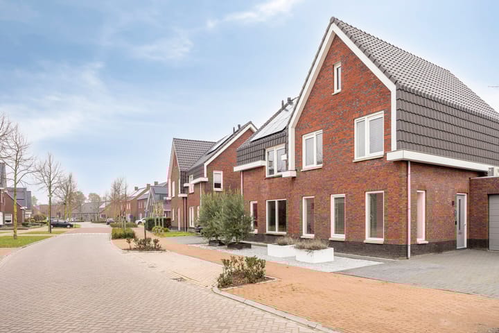 Photo 35 of Toon van den Bornestraat 4