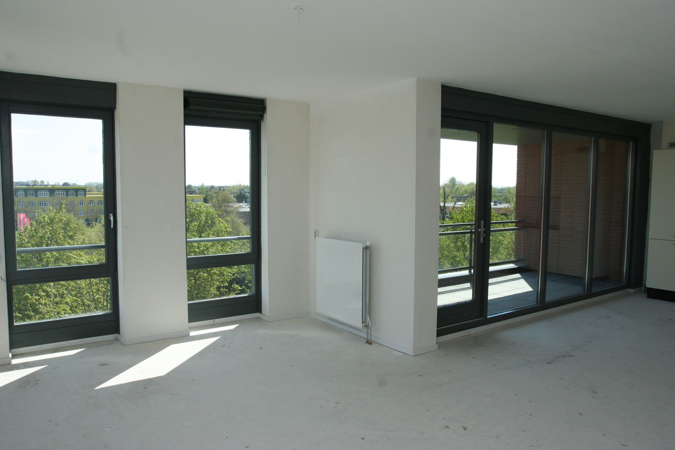 Photo 3 of Barnsteen 38