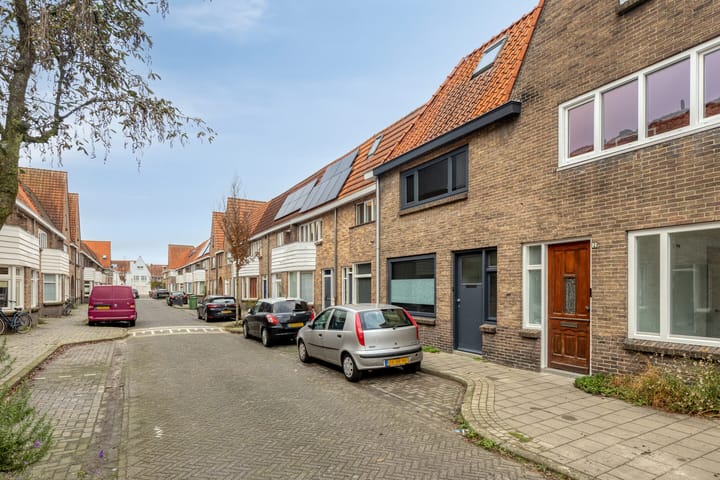 Photo 2 of Goudenregenstraat 4