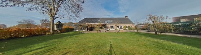 Perceel zijkant woning