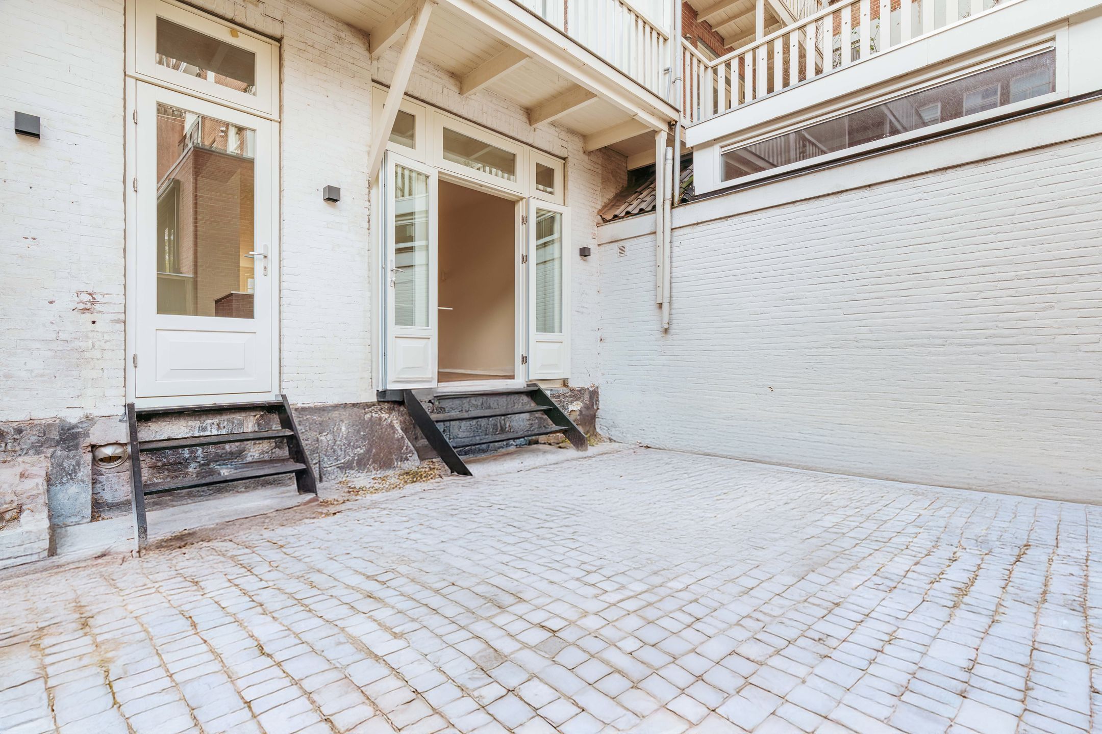 Photo 12 of Emmastraat 15-H