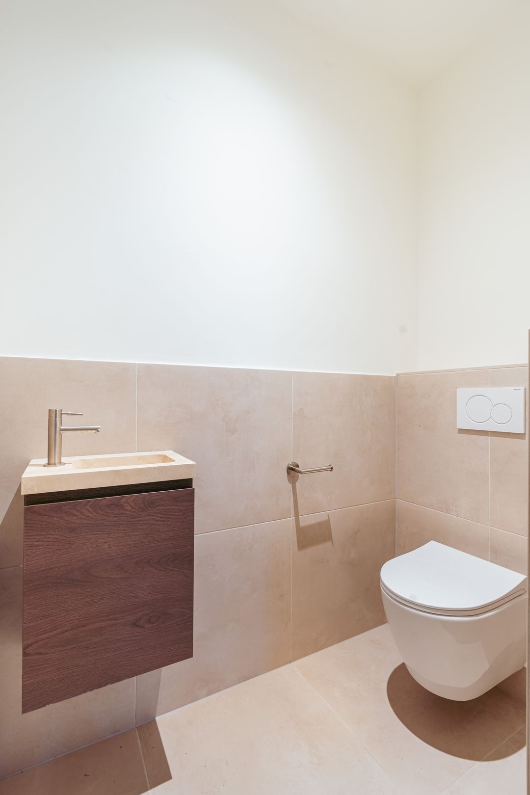 Photo 16 of Emmastraat 15-H