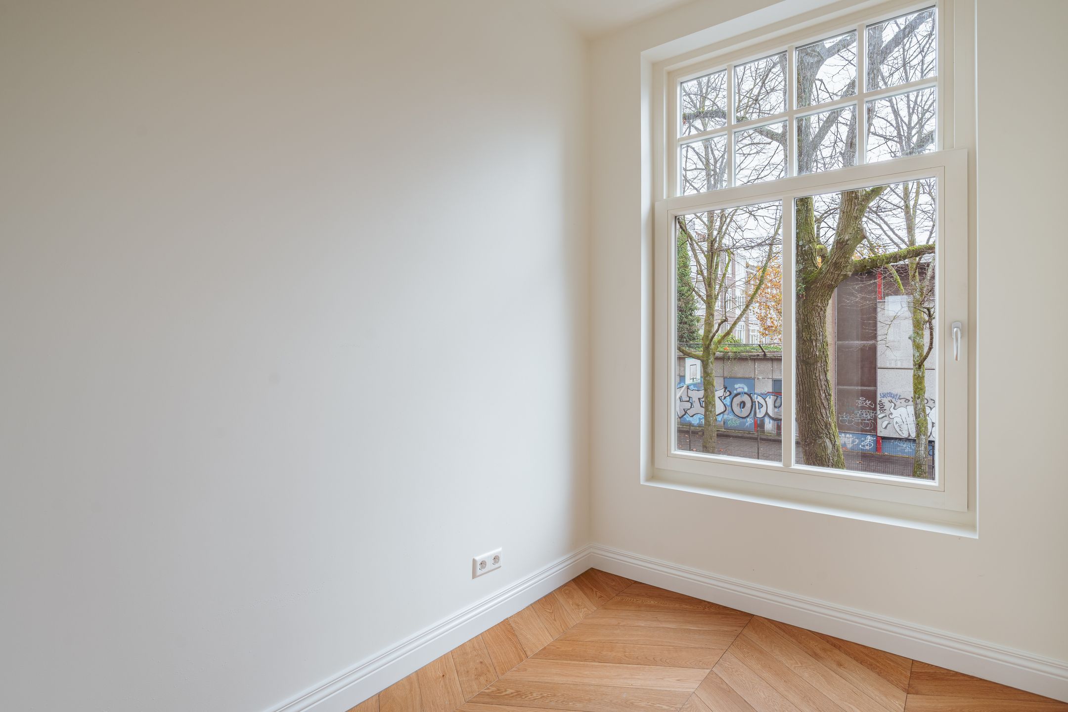 Photo 33 of Emmastraat 15-H