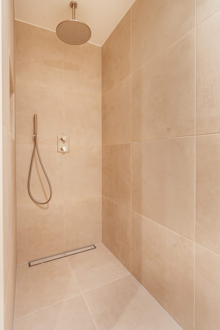 Photo 39 of Emmastraat 15-H