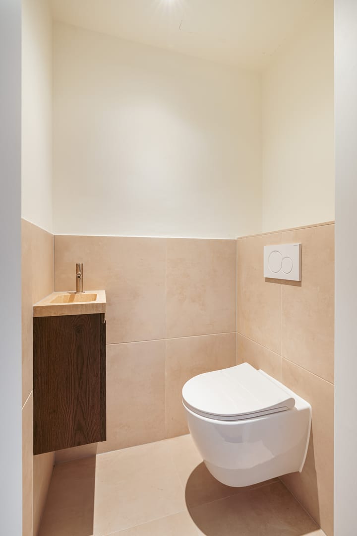 Photo 40 of Emmastraat 15-H