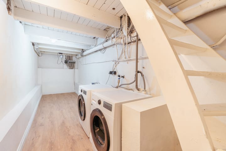 Photo 42 of Emmastraat 15-H