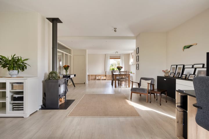 Photo 14 of Zuidwelleweg 3