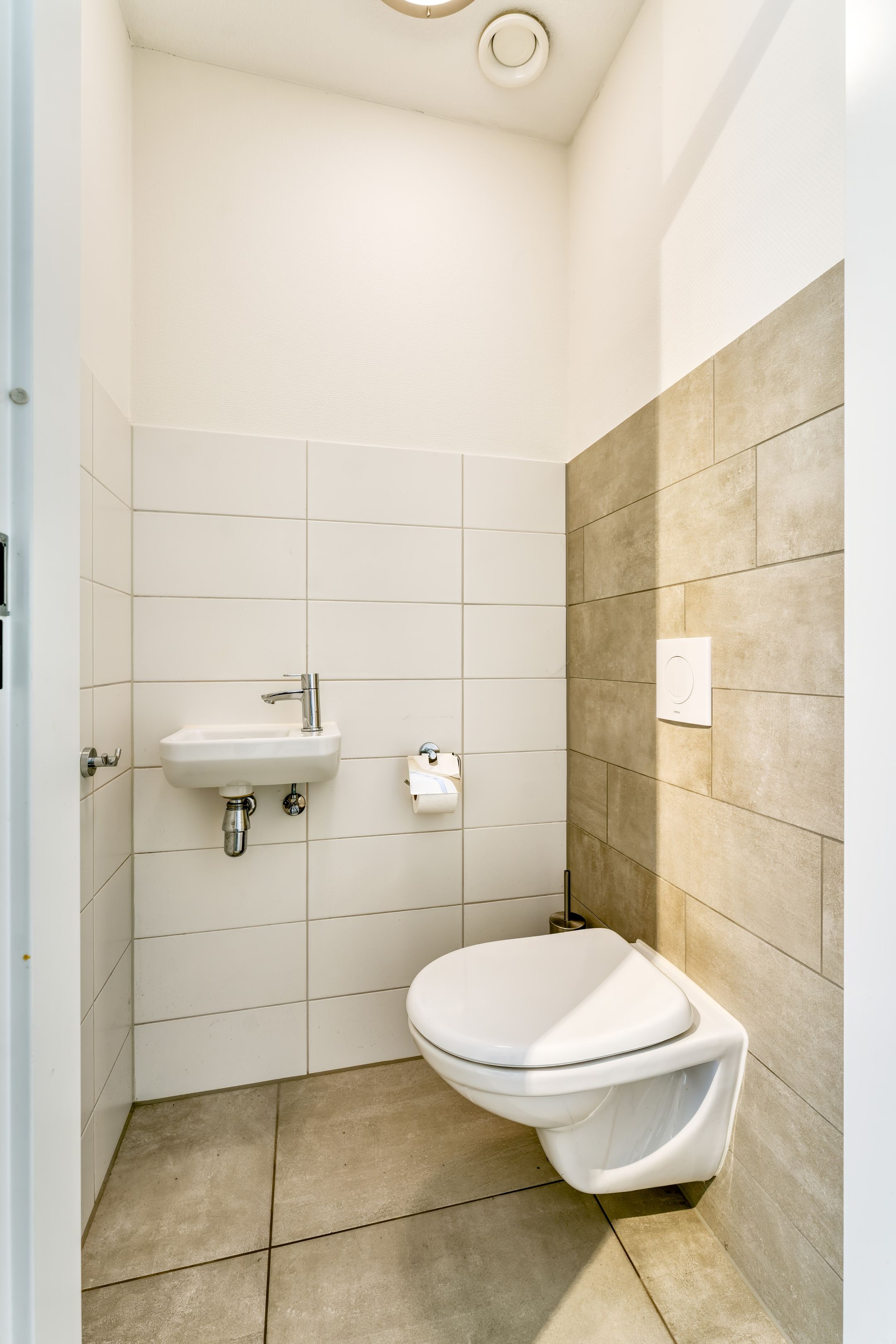 Photo 15 of Zeedijk 24-301