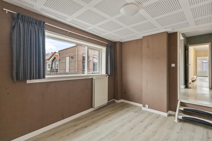 Photo 14 of De Ruijterstraat 34-A1