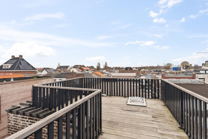 Photo 16 of De Ruijterstraat 34-A1