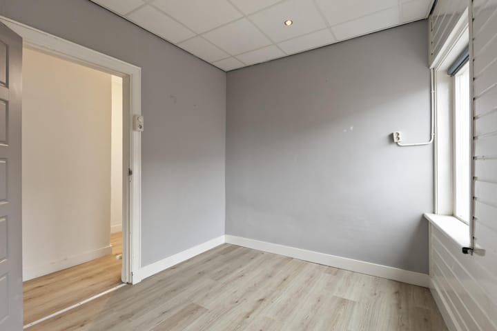 Photo 7 of De Ruijterstraat 34-A1