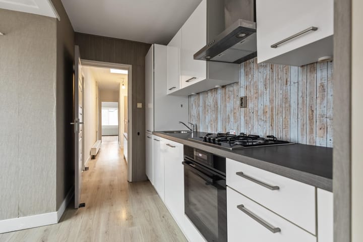 Photo 12 of De Ruijterstraat 34-A1