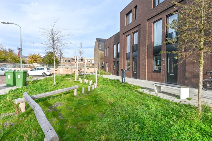 Photo 31 of Clothildestraat 3