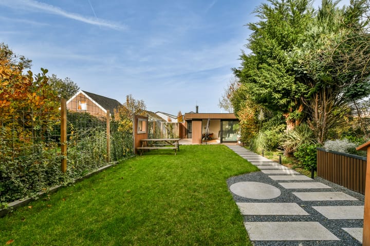 Photo 18 of Oosteinderweg 407