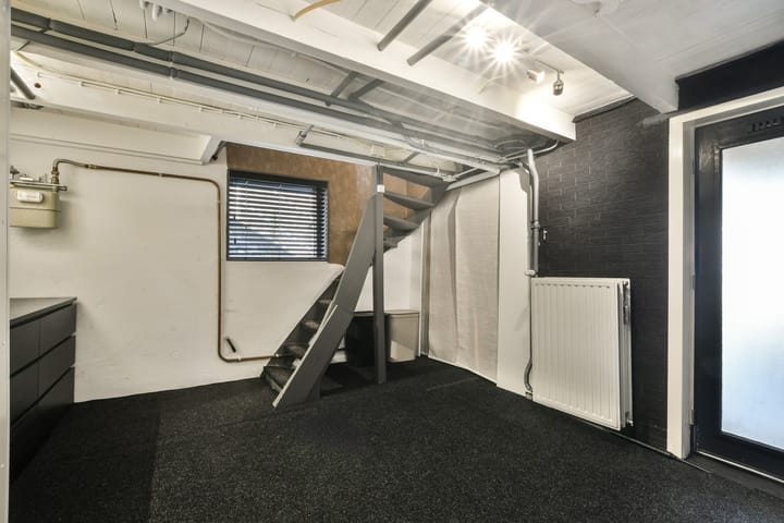 Photo 35 of Oosteinderweg 407