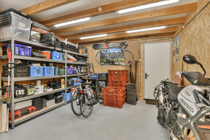 Photo 39 of Oosteinderweg 407