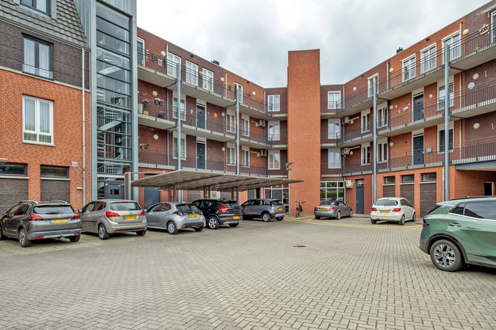 Photo 29 of Brink 32