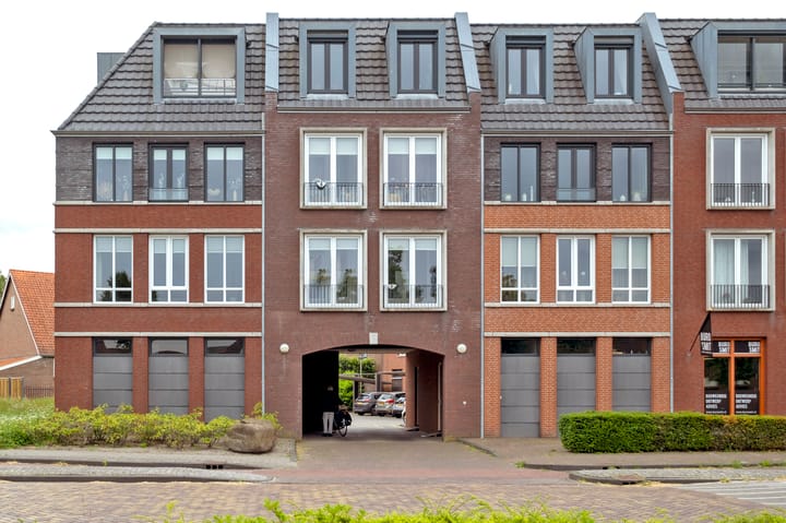 Photo 34 of Brink 32