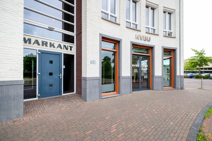 Photo 35 of Brink 32