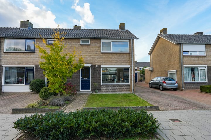 Photo 2 of Alverstraat 7