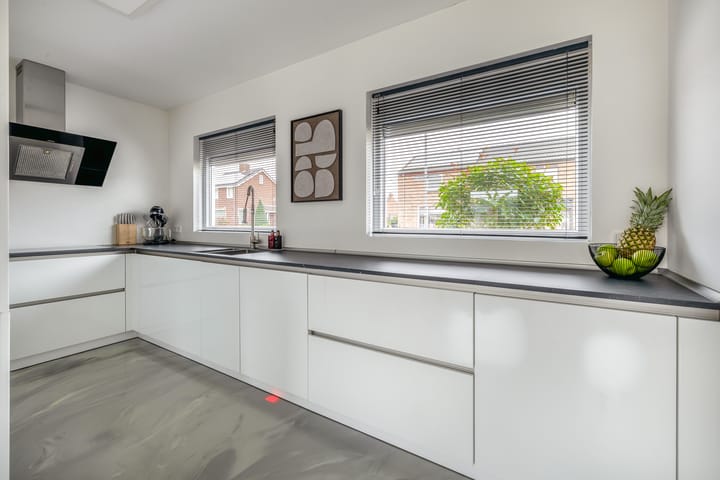 Photo 7 of Wilhelminastraat 42