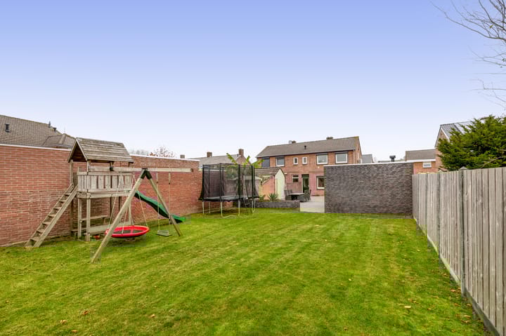 Photo 21 of Wilhelminastraat 42