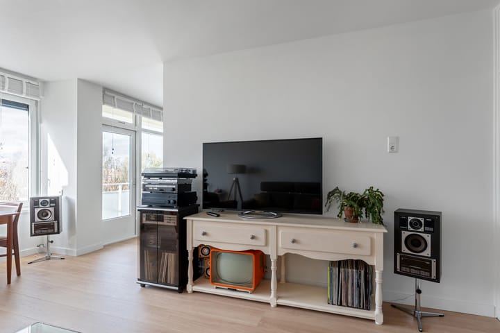 Foto 8 van Van der Helmstraat 261