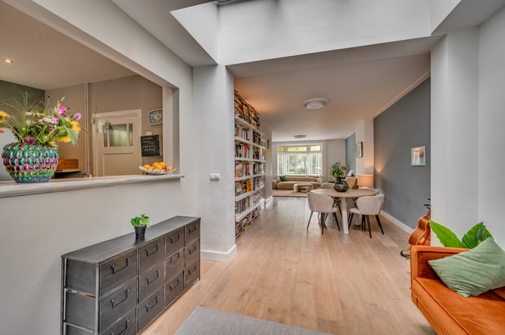 Foto 15 van Pastoor Deckersstraat 1