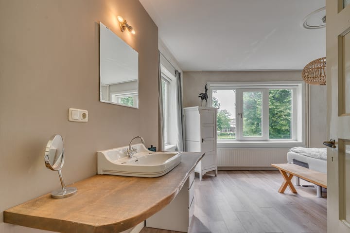 Foto 25 van Pastoor Deckersstraat 1