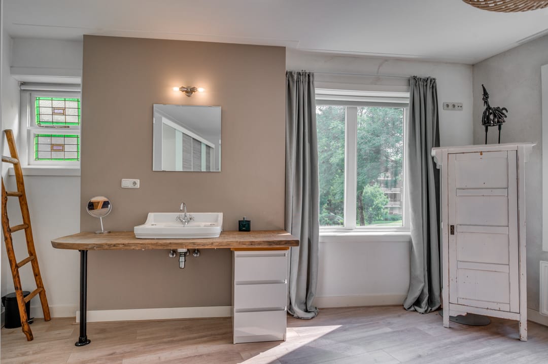 Foto 32 van Pastoor Deckersstraat 1