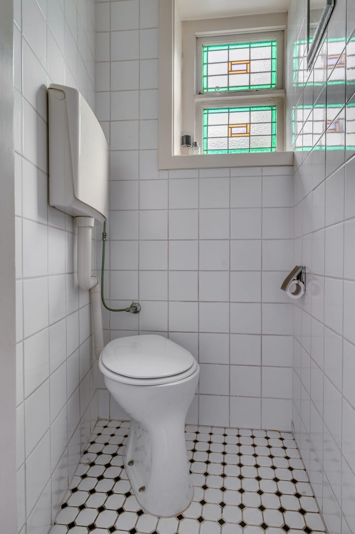 Foto 35 van Pastoor Deckersstraat 1