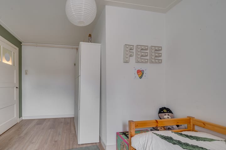 Foto 39 van Pastoor Deckersstraat 1