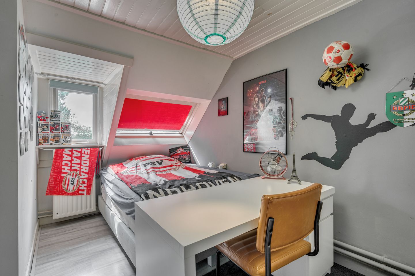 Foto 44 van Pastoor Deckersstraat 1